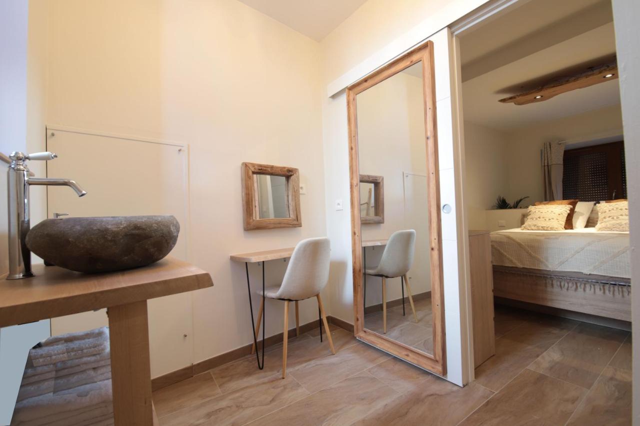 Gite De Charme Haut De Gamme Avec Jacuzzi Et Sauna Privatifs Donzère Exterior foto